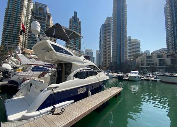 day private yacht charter Dubai, yacht rental UAE, Dubai private yacht charter