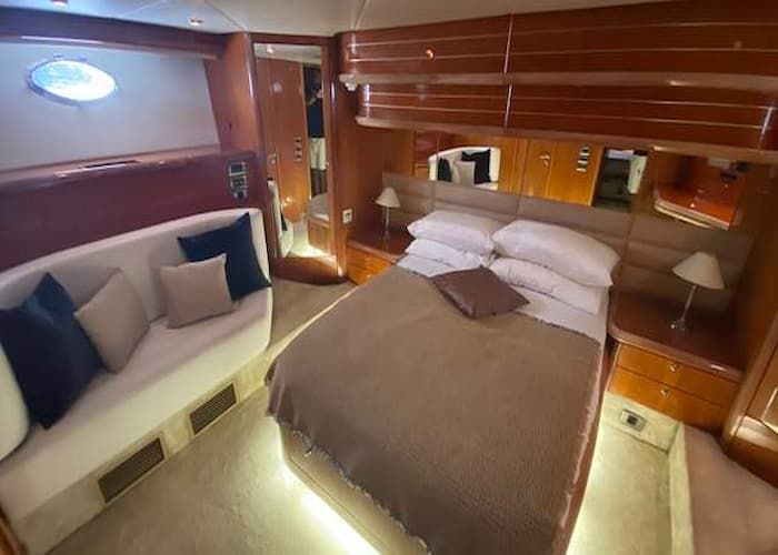 day luxury yacht rental Dubai, yachting in Dubai, Dubai luxury yacht rental