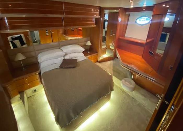 day luxury yacht rental Dubai, luxuryyacht charter UAE, Dubai luxury yacht rental