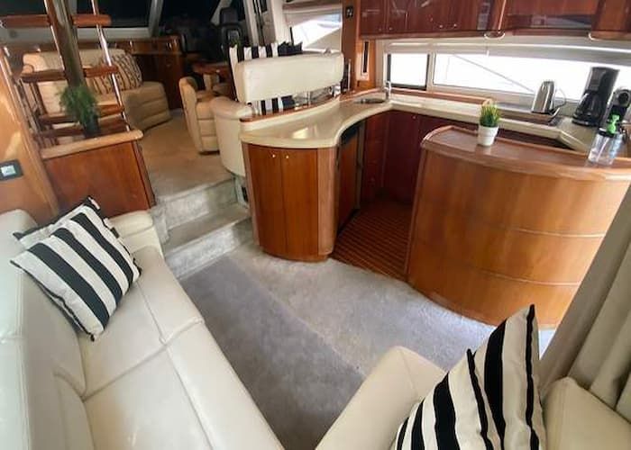 day luxury yacht rental Dubai, rent a yacht Dubai, Dubai luxury yacht rental