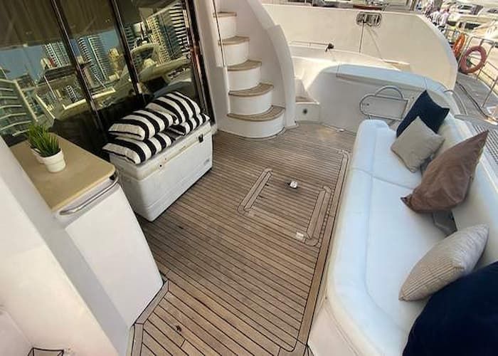 day luxury yacht rental Dubai, luxury yacht concierge, Dubai luxury yacht rental