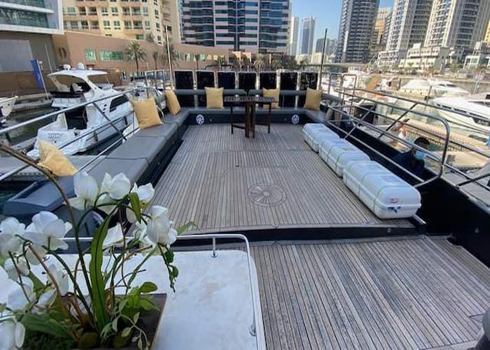 day luxury yacht charter Dubai, yacht concierge, Dubai luxury yacht charter