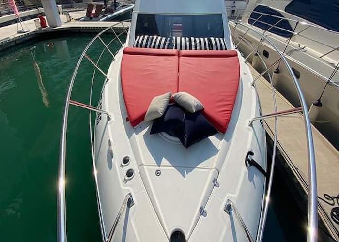 day yacht rental Dubai, yacht charter UAE, Dubai yacht rental