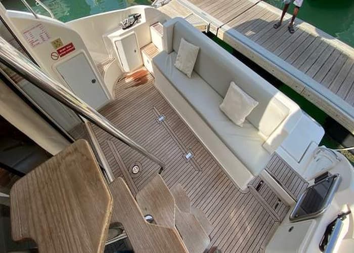 day private yacht charter Dubai, yacht charter per hour Dubai, Dubai private yacht charter