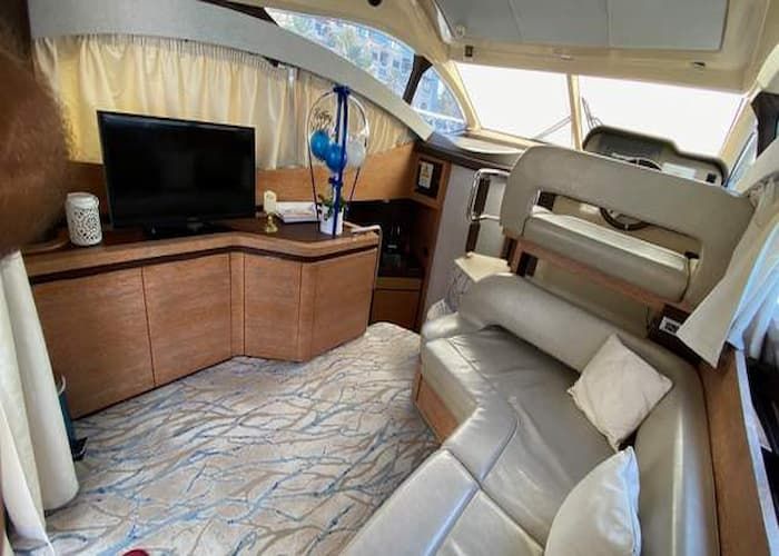 day private yacht charter Dubai, yacht hire Abu Dhabi, Dubai private yacht charter