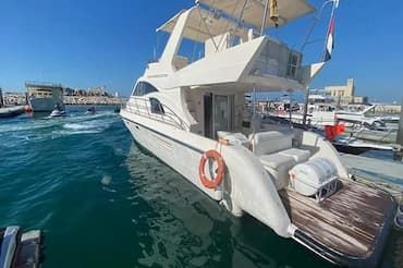 day cruise Dubai, Dubai yachts, Dubai cruising 