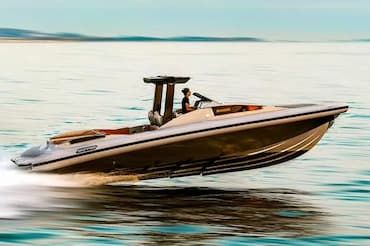 private yacht charter Dubai, day private yacht charter Dubai, Dubai yachts